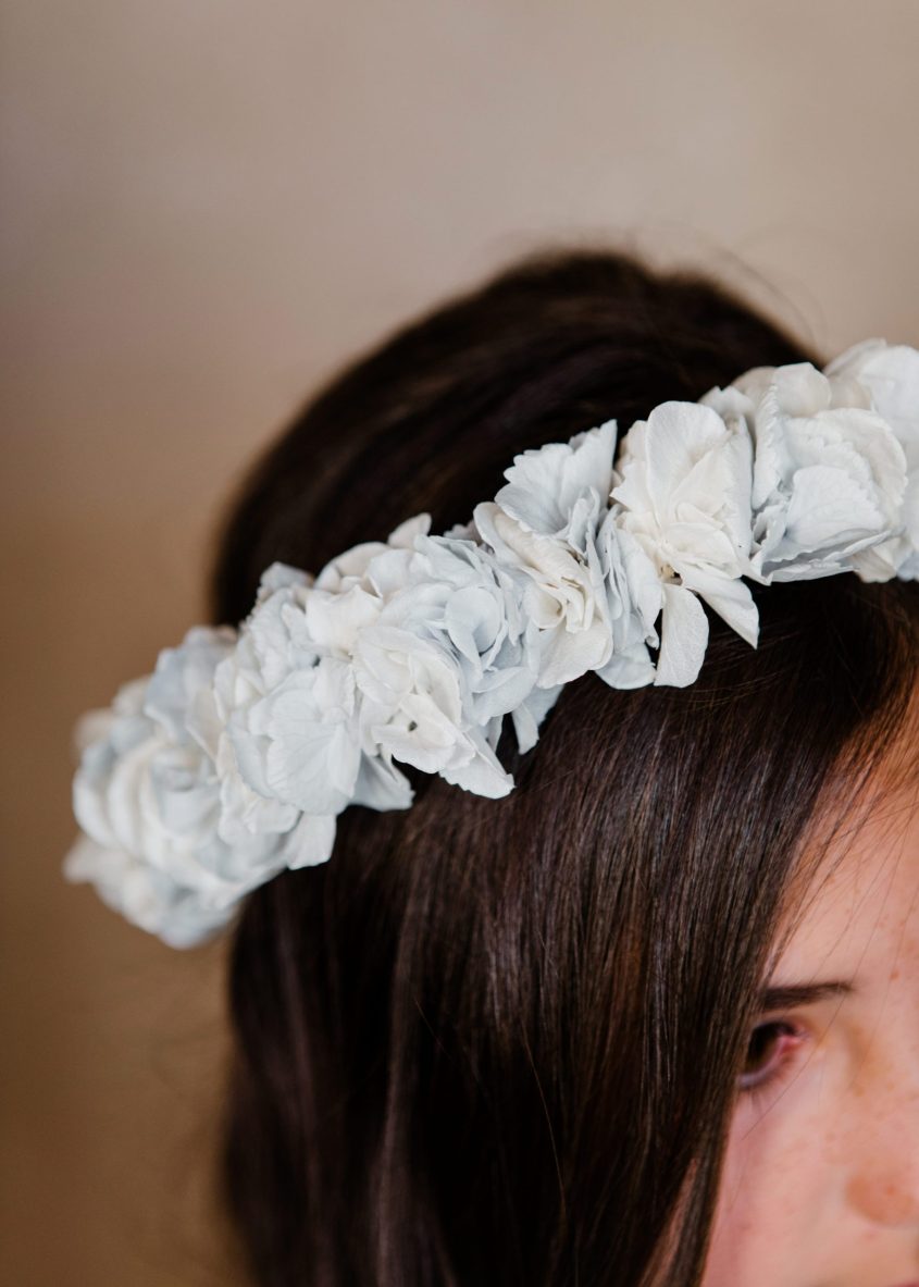 Corona de flores preservadas niña - Hortensias - Camomile Bouquet (3)-min