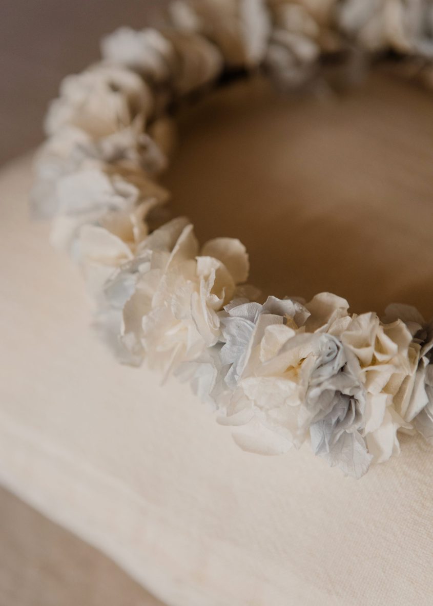 Corona de flores preservadas niña - Hortensias - Camomile Bouquet (5)-min