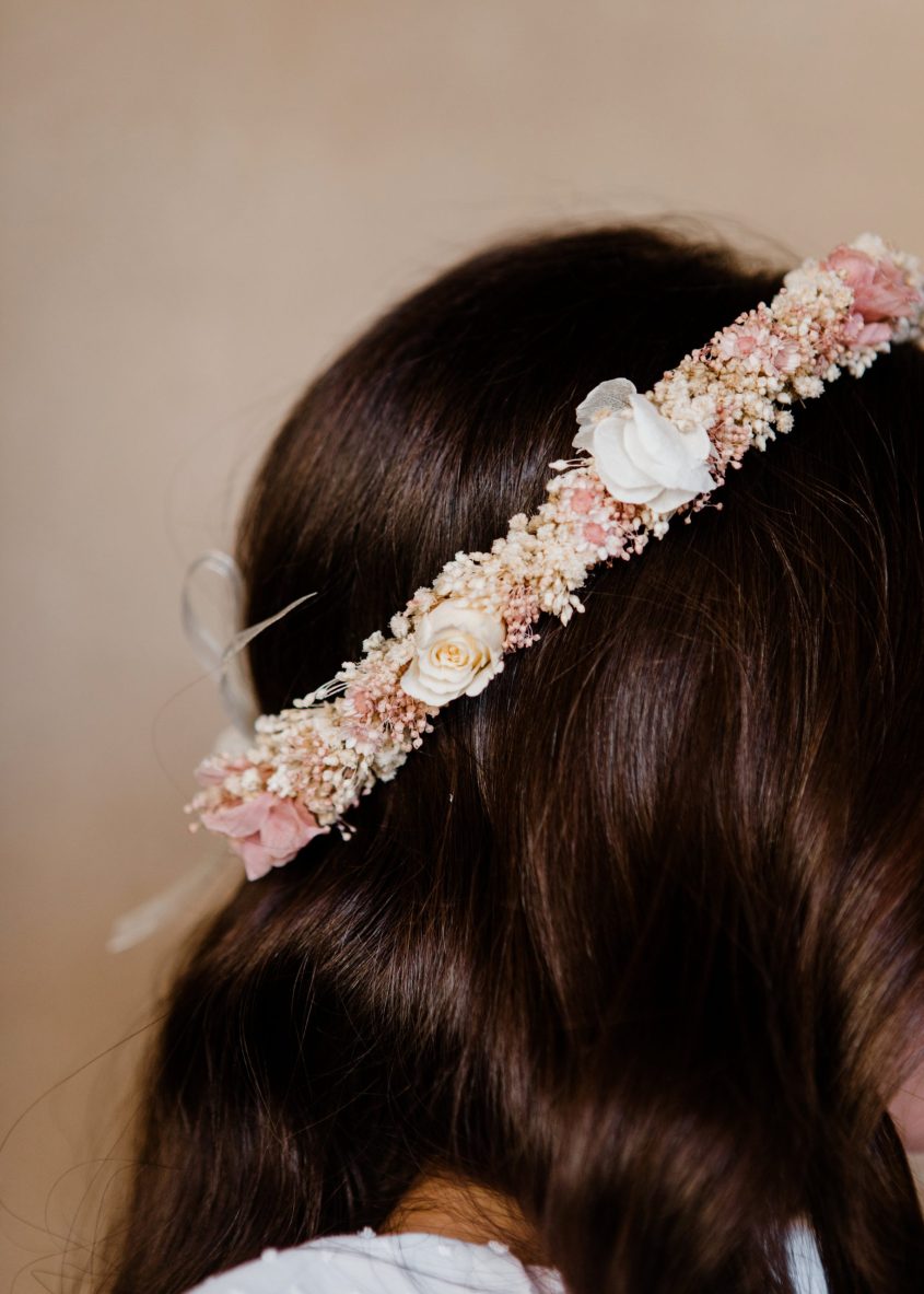 Corona flores preservadas niña - Romántica - Camomile Bouquet min (1)