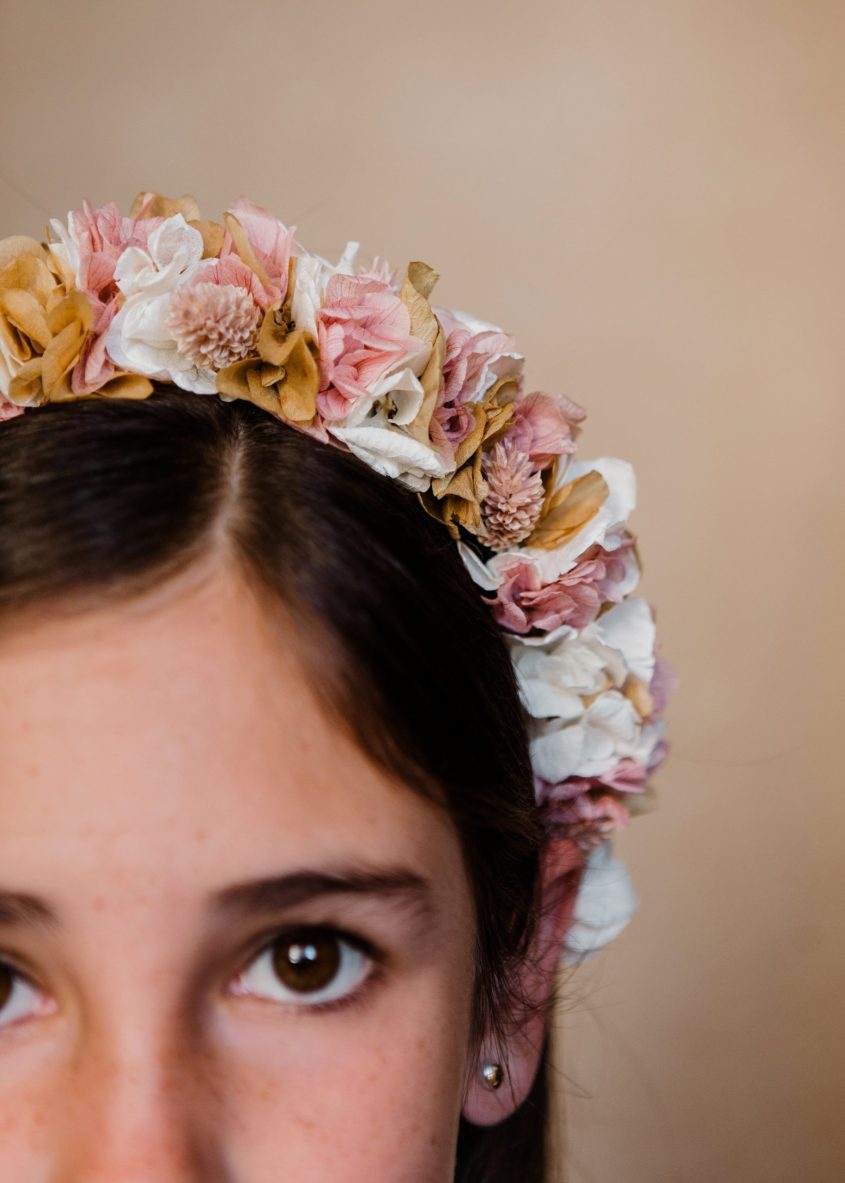Diadema flores preservadas niña - Hortensias - Camomile Bouquet (2)-min