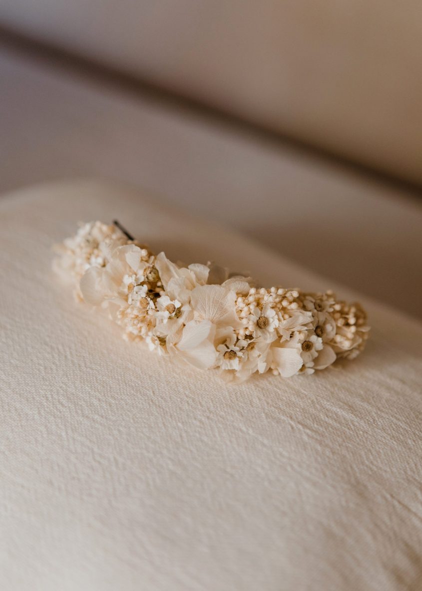 Semi corona de flores preservada niña - Camomile Bouquet (6)-min